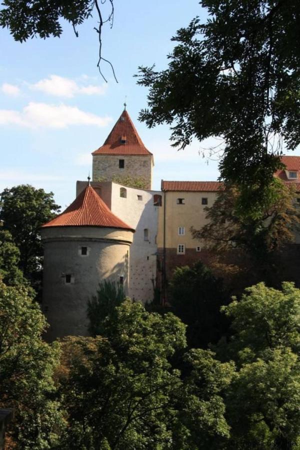 Huge 5 Bedrooms Near Castle Appartement